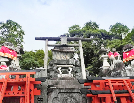 権太夫さんの拝所はいつも風が吹き抜ける