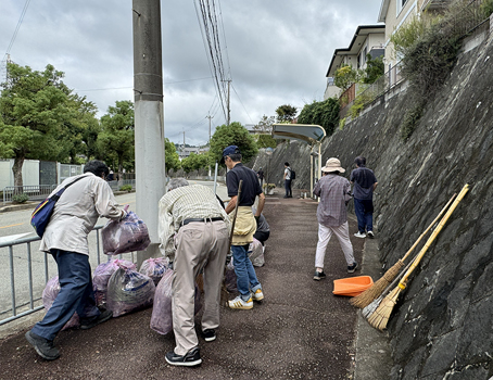 秋のバス通り清掃活動